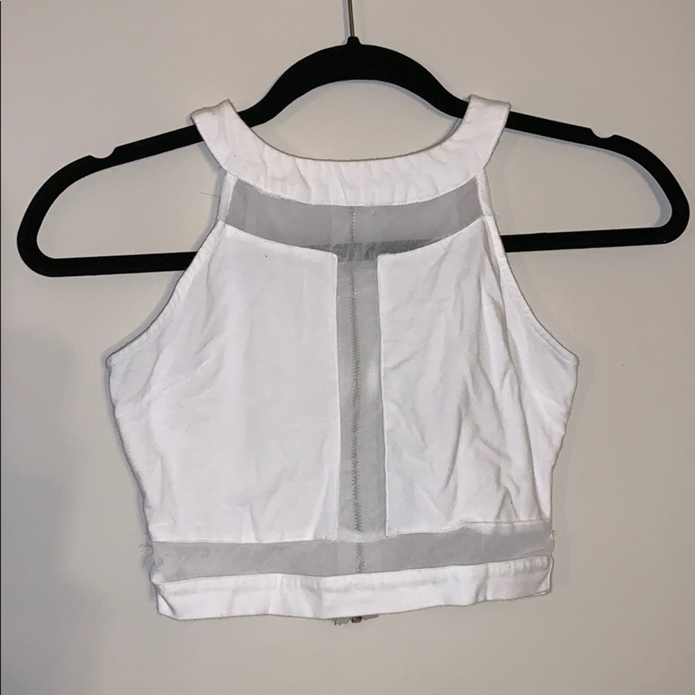 🏳️White crop top 🏳️